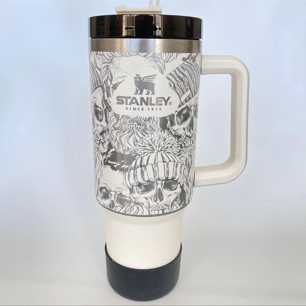Stanley 40oz Custom Cream skull